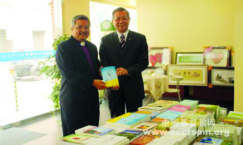 Bishop leads team to meet top church leaders in China