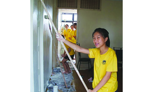 Fairfield Methodist School (Sec) students bring cheer