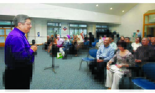 MUIS and mosque leaders visit Methodist Heritage Exhibition
