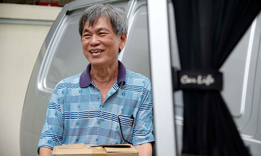 Eat Share Connect: Sharing meals, touching lives.