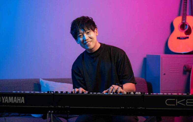That worship keyboardist: A music evangelist